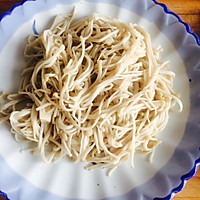 黄瓜金针菇的做法图解1