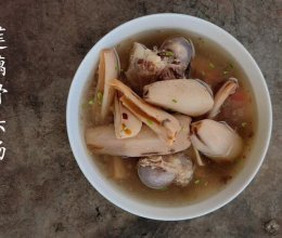 #米饭最强CP#莲藕骨头汤的做法