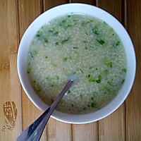 宝宝辅食菜菜小米粥的做法图解1