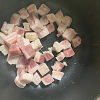 火锅底料成就的美味之五花肉炖土豆的做法图解2
