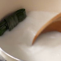 泰国甜品小吃榴莲椰汁糯米饭的做法图解5