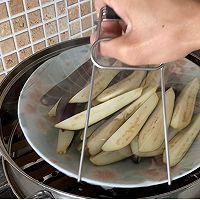 #时令蔬菜最养人#酱炒鸡蛋拌茄条的做法图解3