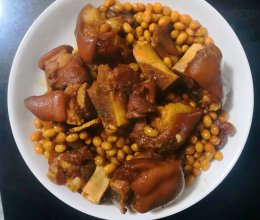 黄豆炖猪蹄～的做法