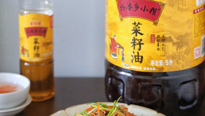 金典的家常小炒～胡萝卜炒肉丝