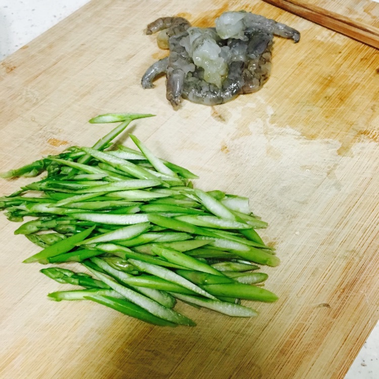 芦笋虾仁的做法图解1
