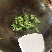 宝贝营养餐：西兰花油泼面加芝香冬瓜汤～的做法图解5