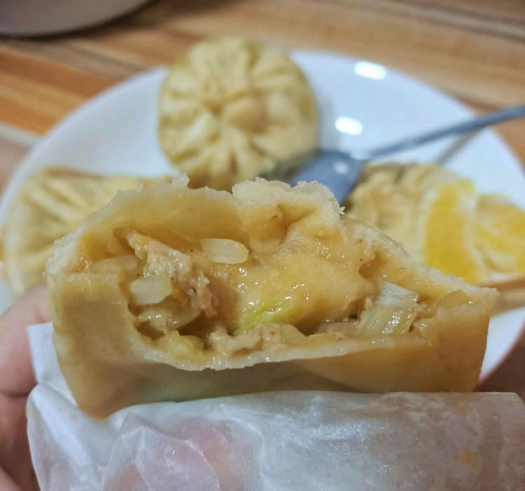 白菜猪油渣包子的做法
