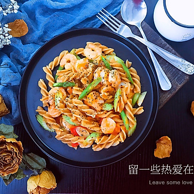 减脂餐之；虾仁全麦意面