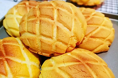 酥皮菠萝面包（懒人面包机揉面版）