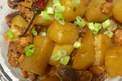 红烧土豆鸡块