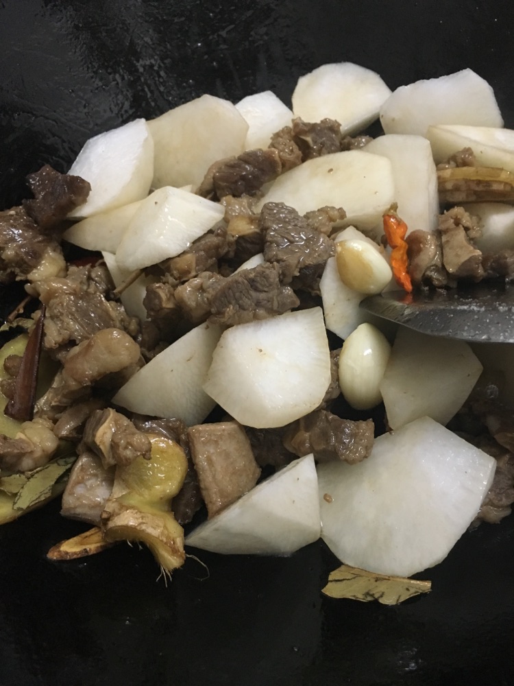 萝卜焖牛腩的做法图解7