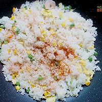 虾仁鸡蛋炒饭的做法图解8