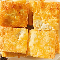 咸蛋黄焗豆腐的做法图解2