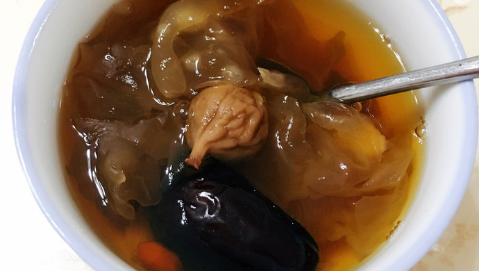 银耳甜汤