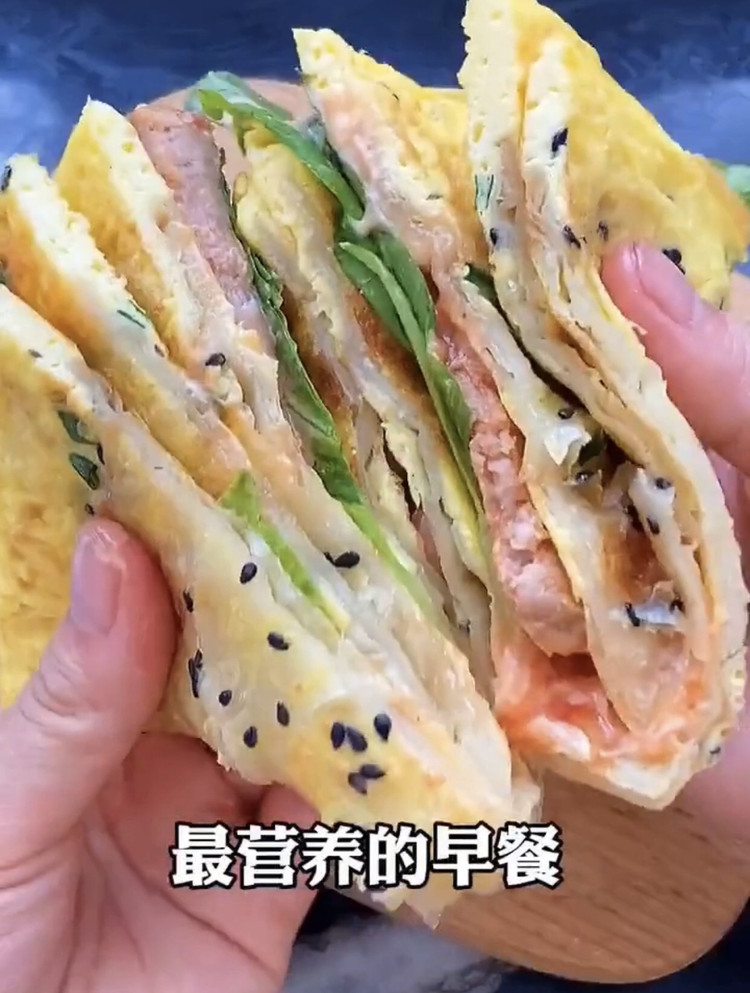 手抓饼版鸡蛋饼的做法