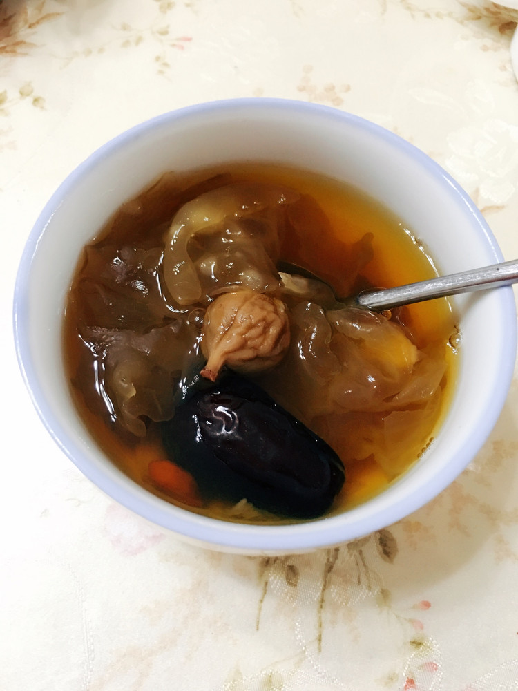 银耳甜汤的做法