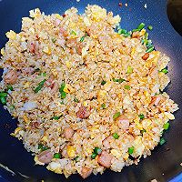 超级好吃的蒜苔香肠炒大米的做法图解6