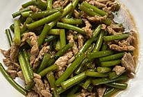 #中秋宴，名厨味#蒜苔炒肉丝的做法
