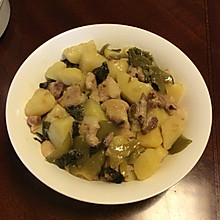 土豆酸菜炖五花肉