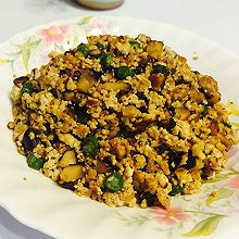 豆腐也能变身饕餮美食--肉糜小炒豆干杂蔬