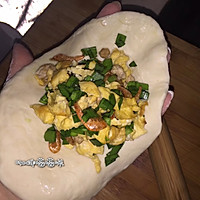 虾米鸡蛋韭菜盒子的做法图解6