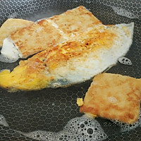 辣蛋豆腐蒜菠菜的做法图解1