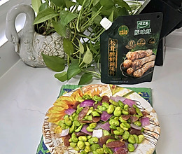 #夏日鲜味轻享健康#松茸鲜蚕豆紫洋葱炒腊肠的做法