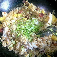 菠萝海鮮饭的做法图解8