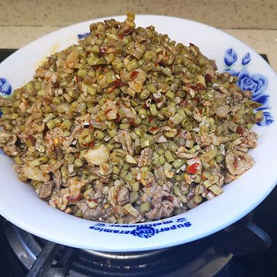 家常酸辣豆角炒肉末
