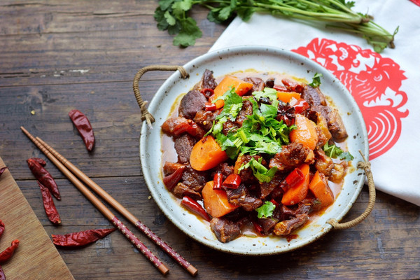 咱家年夜饭～胡萝卜炖羊肉