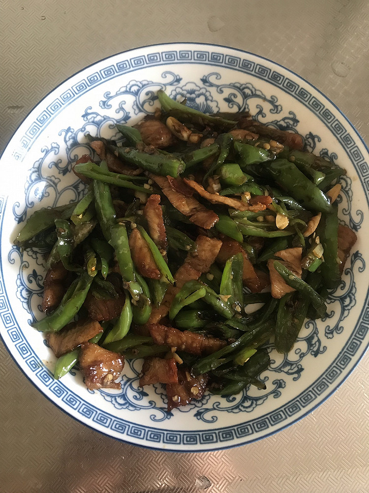 尖椒炒肉的做法