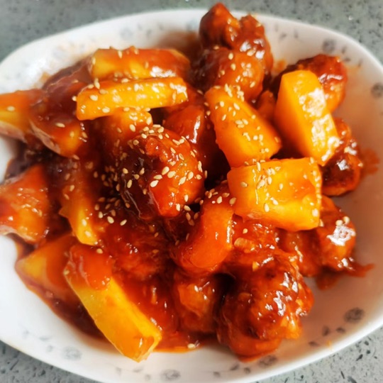 菠萝咕噜肉的做法