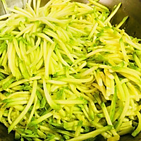 西葫芦鸡蛋汤的做法图解1