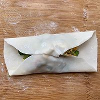 #美食新势力#韭菜鸡蛋锅贴的做法图解9