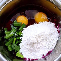 火龙果鸡蛋饼的做法图解2