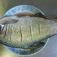 红烧鳊鱼的做法图解1