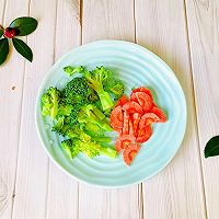 #百变鲜锋料理#鲍汁蚝油牛粒面包色拉的做法图解4