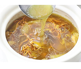 八种菌炖云南铁脚麻鸡汤（云海肴汽锅鸡同款食材）的做法