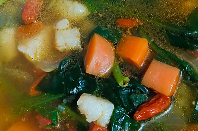 巴沙鱼蔬菜汤