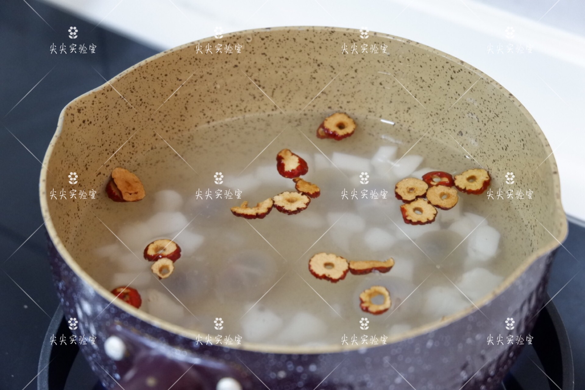 南瓜红枣莲子甜汤|摄影|产品摄影|熊部长 - 原创作品 - 站酷 (ZCOOL)
