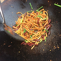 干巴炒藕丝的做法图解5