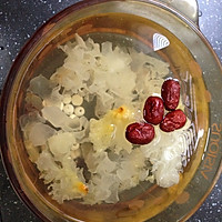 银耳莲子羹的做法图解2