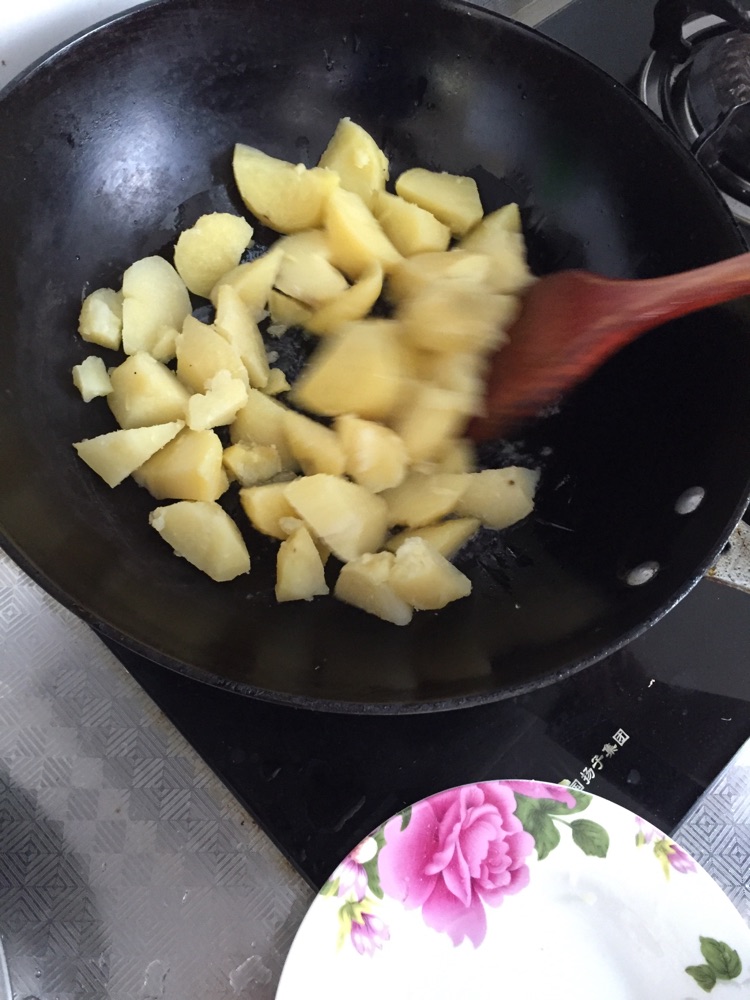 孜然香辣土豆的做法图解2