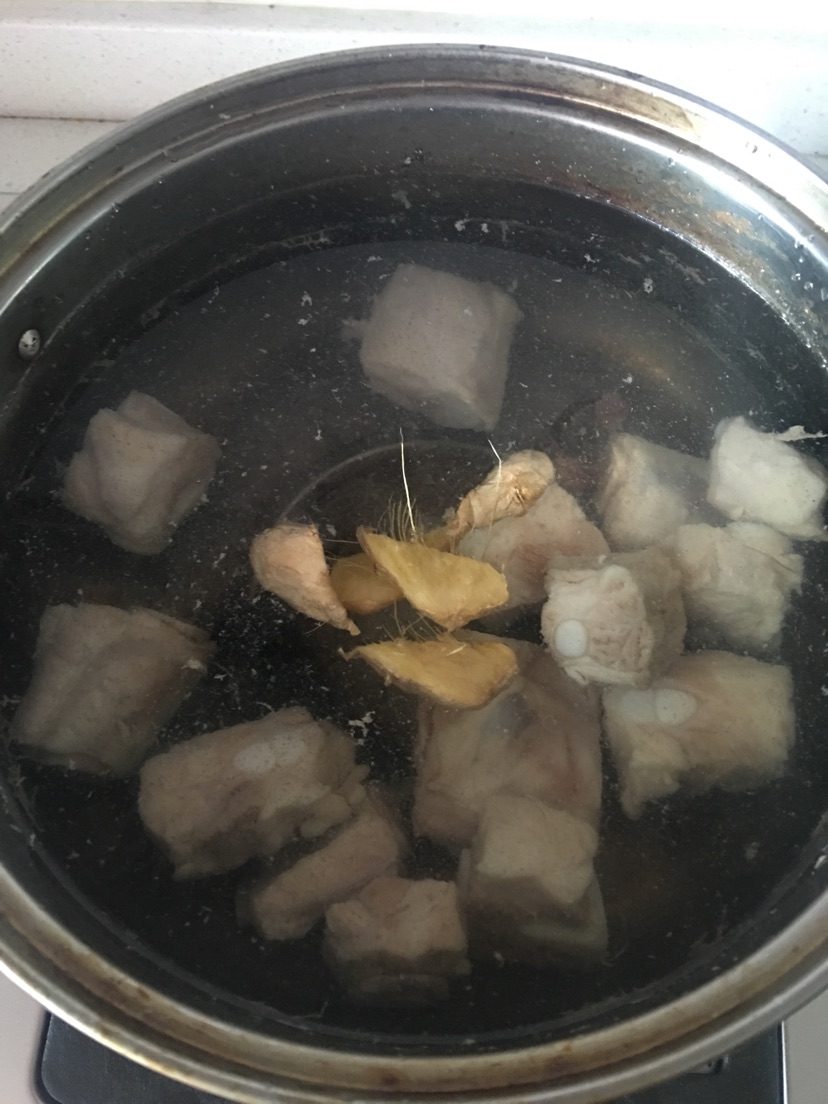 薏米枸杞小排靓汤的做法图解3