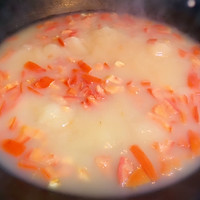 家乐浓汤西红柿荷包蛋青菜煮河粉的做法图解4