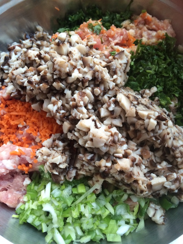 香菇肉水饺的做法图解3