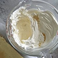 火龙果奶油蛋糕卷（后蛋法）的做法图解9