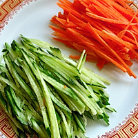 #轻食三剑客 嗨吃不怕胖#蟹肉蔬菜卷的做法图解2