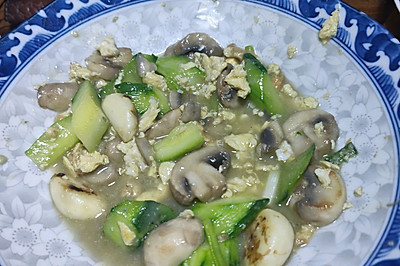 鸡蛋口菇炒黄瓜