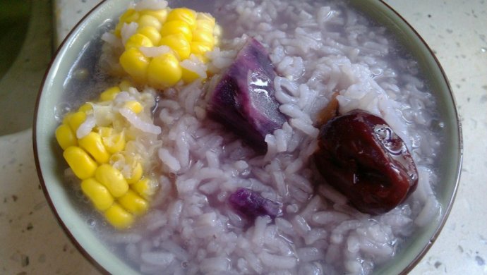紫薯大米红枣粥